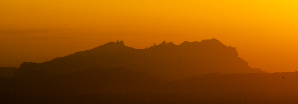 MONTSERRAT.CATALUNYA.  POSTA DE SOL.